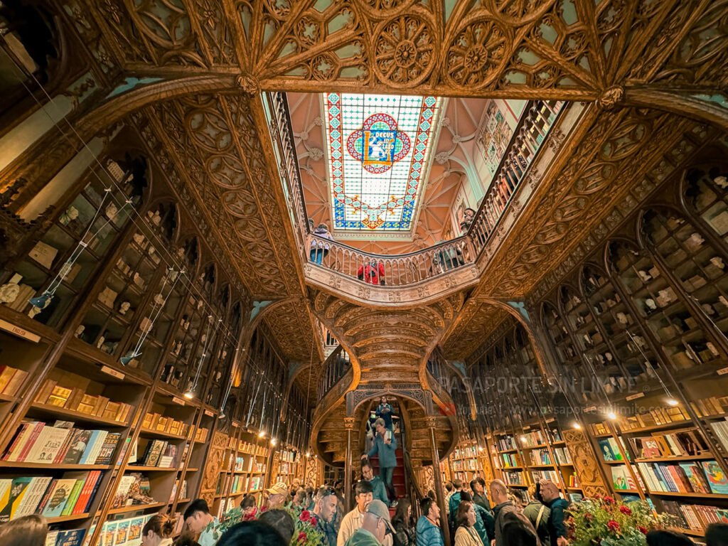 librería lello escaleras interiores